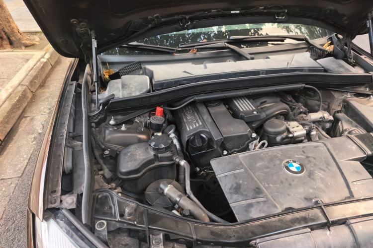 Used BMW X1 2013 sDrive18i Sport Design Package Engine Bay Right