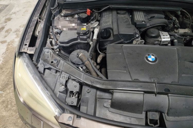 Used BMW X1 2013 sDrive18i Leading Model Engine Bay Right
