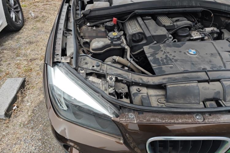 Used BMW X1 2013 sDrive18i Fashion Model Engine Bay Right