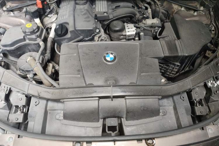 Used BMW X1 2013 sDrive18i Leading Model Engine Bay
