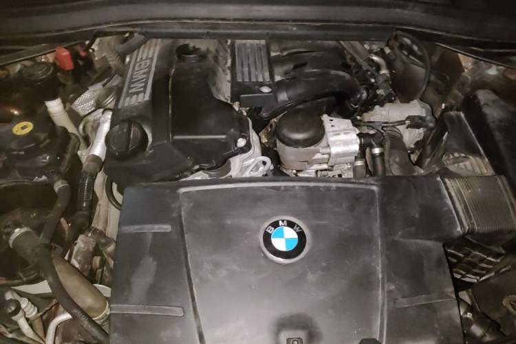 Used BMW X1 2013 sDrive18i Fashion Model Engine Bay