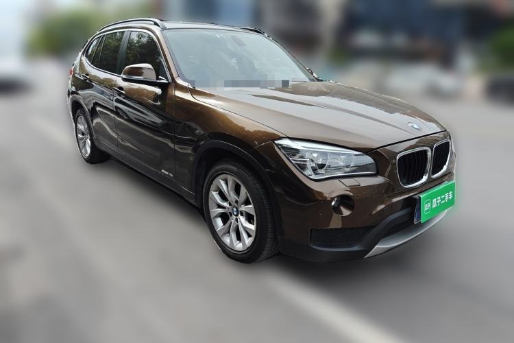 Used BMW X1 2013 sDrive18i Leading Model Front Right 45 Deg