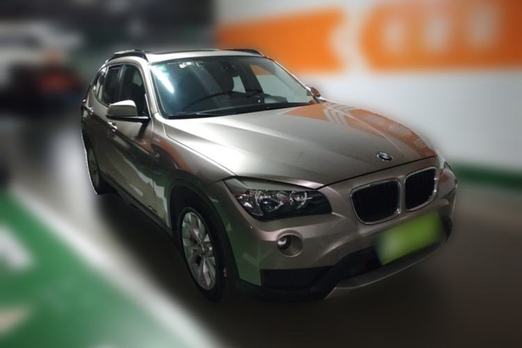 Used BMW X1 2013 sDrive18i Fashion Model Front Right 45 Deg