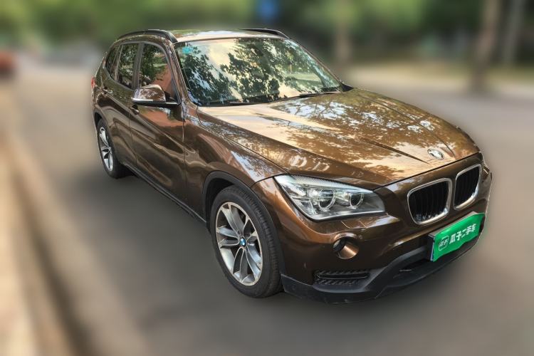 Used BMW X1 2013 sDrive18i Sport Design Package Front Right 45 Deg