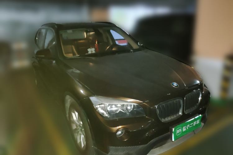 Used BMW X1 2013 sDrive18i Fashion Model Front Right 45 Deg