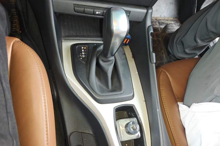 Used BMW X1 2013 sDrive18i Fashion Model Gear Lever
