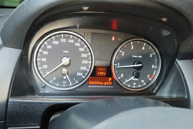 Used BMW X1 2013 sDrive18i Fashion Model Instrument Cluster