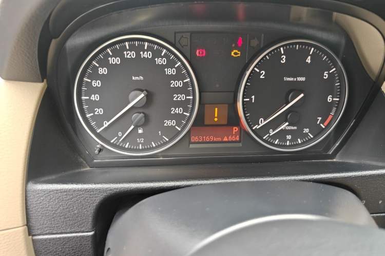 Used BMW X1 2013 sDrive18i Leading Model Odometer Close Up