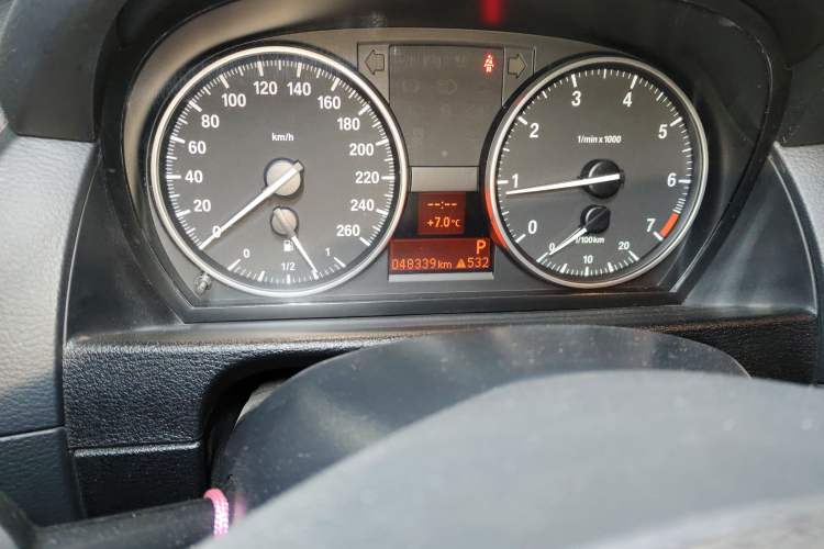 Used BMW X1 2013 sDrive18i Fashion Model Odometer Close Up