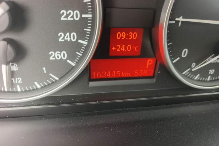 Used BMW X1 2013 sDrive18i Leading Model Odometer Close Up