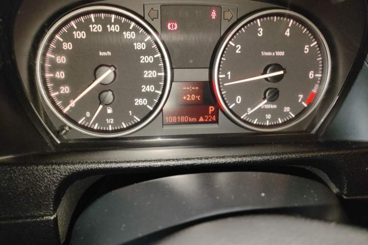 Used BMW X1 2013 sDrive18i Leading Model Odometer Close Up