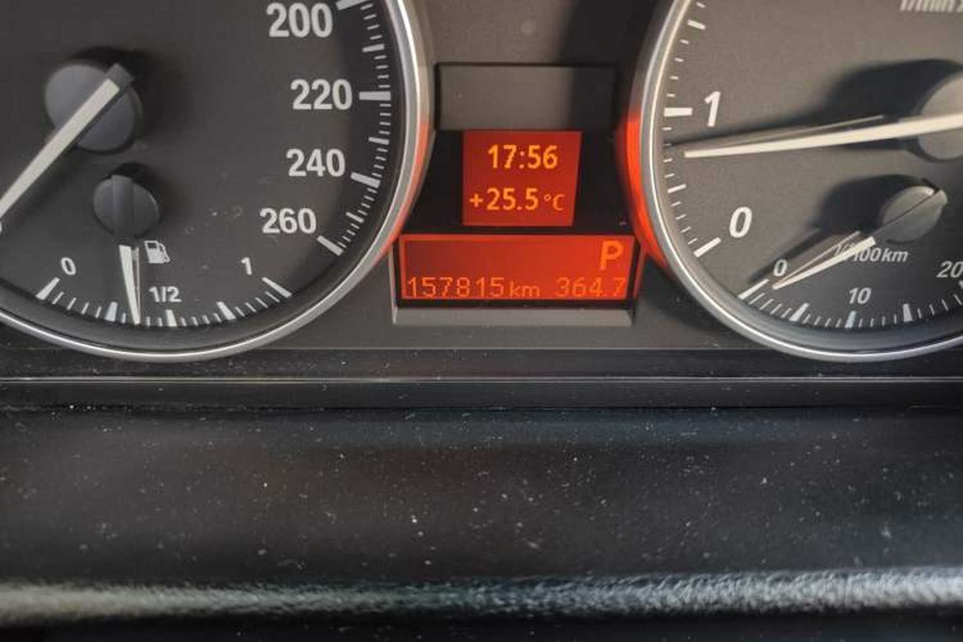 Used BMW X1 2013 sDrive18i Fashion Model Odometer Close Up