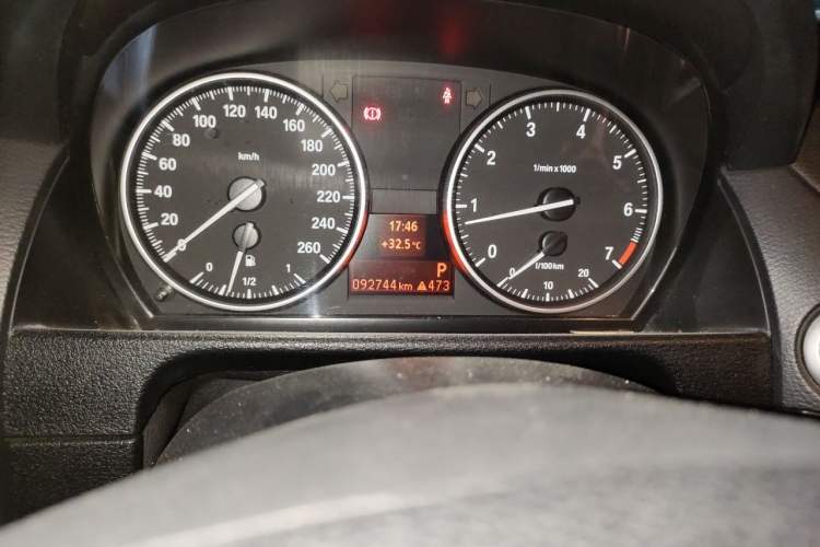 Used BMW X1 2013 sDrive18i Fashion Model Odometer Close Up