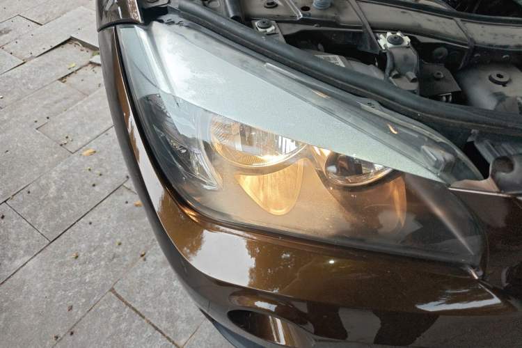 Used BMW X1 2013 sDrive18i Fashion Model Right Front Headlight