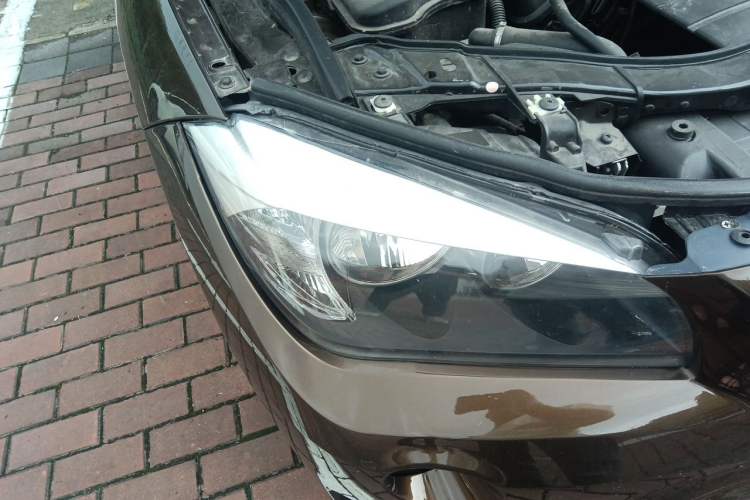 Used BMW X1 2013 sDrive18i Fashion Model Right Front Headlight