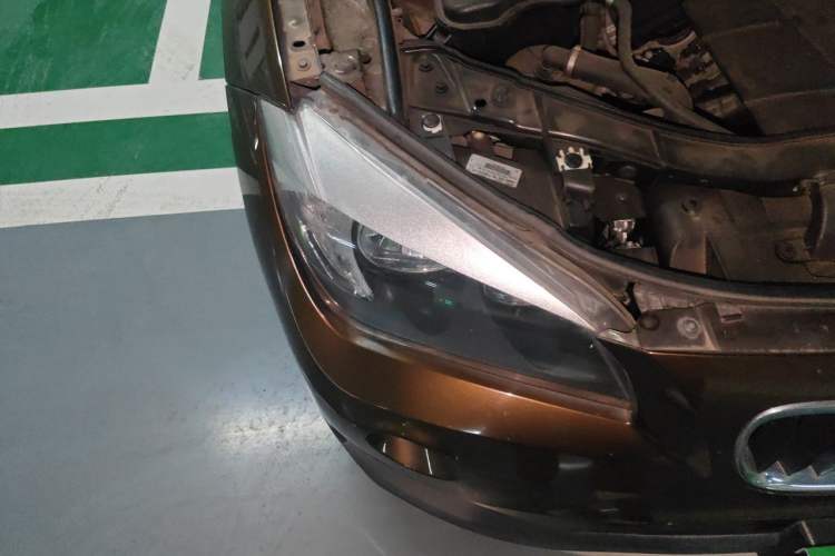 Used BMW X1 2013 sDrive18i Fashion Model Right Front Headlight