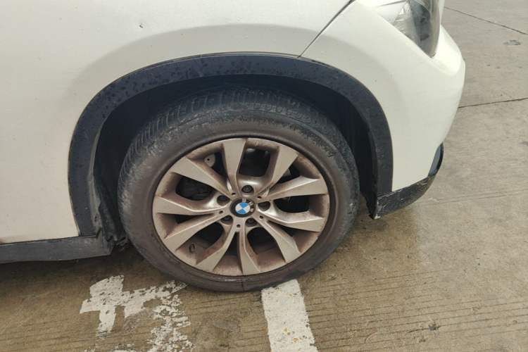 Used BMW X1 2013 sDrive18i Fashion Model Right Front Wheel Hub
