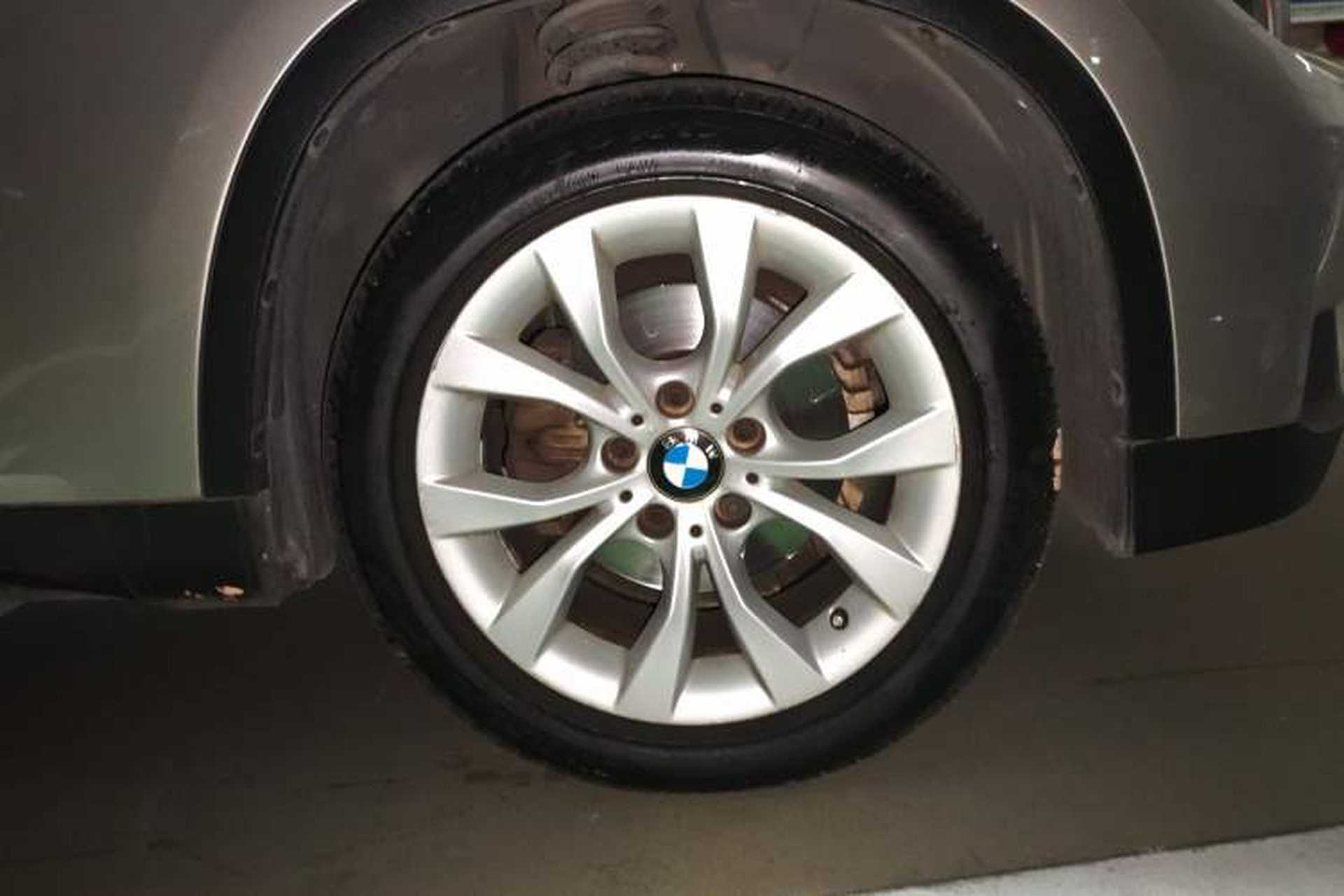 Used BMW X1 2013 sDrive18i Fashion Model Right Front Wheel Hub
