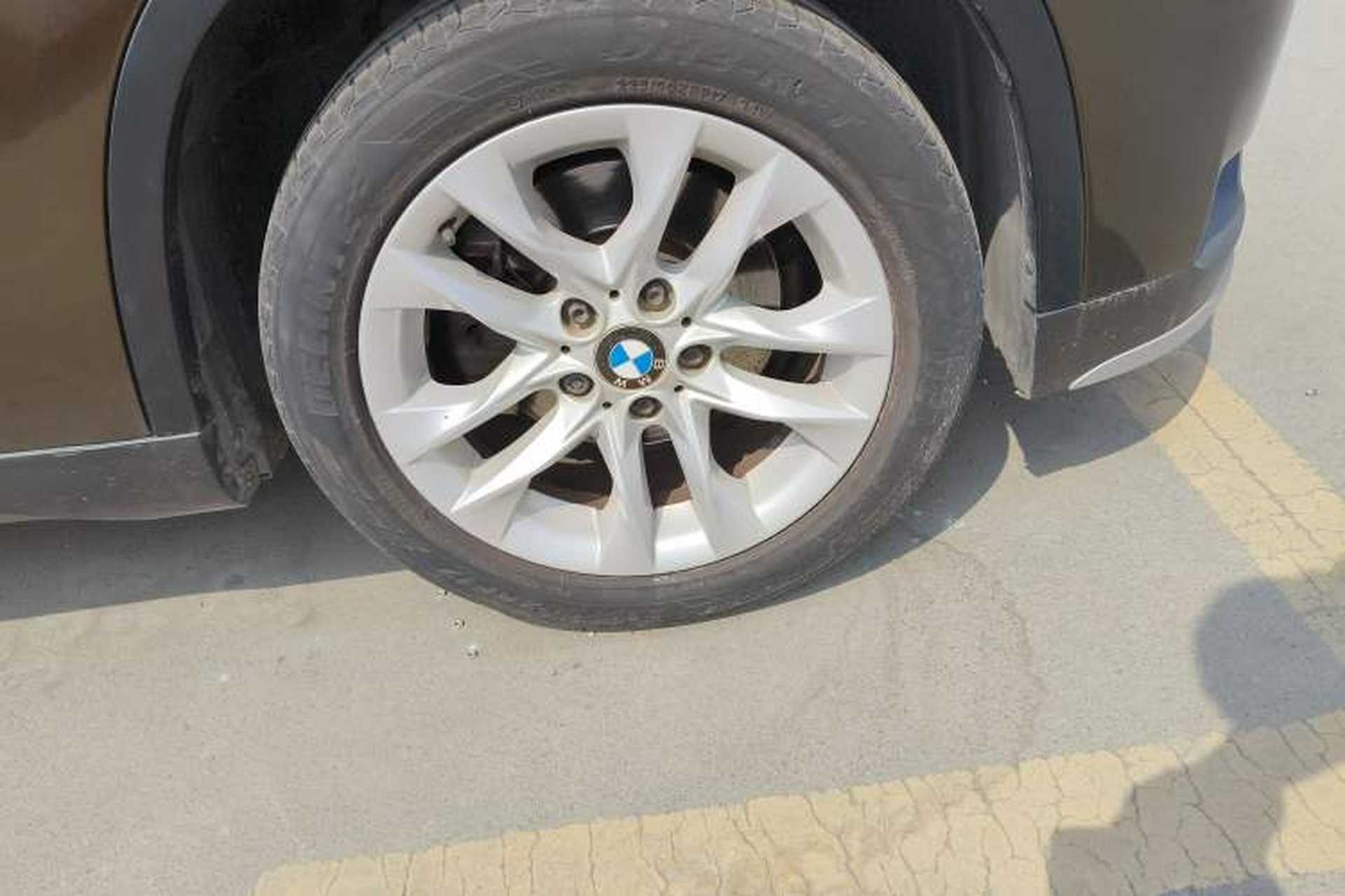 Used BMW X1 2013 sDrive18i Leading Model Right Front Wheel Hub