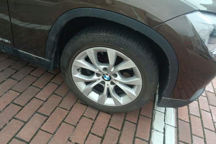 Used BMW X1 2013 sDrive18i Fashion Model Right Front Wheel Hub