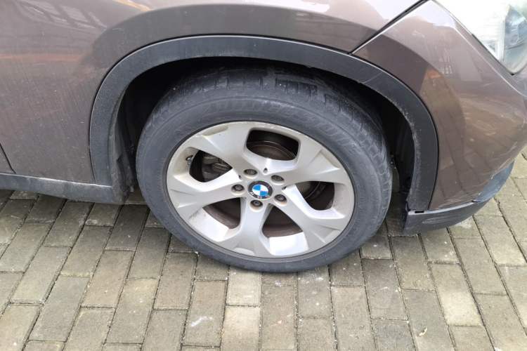 Used BMW X1 2013 sDrive18i Fashion Model Right Front Wheel Hub