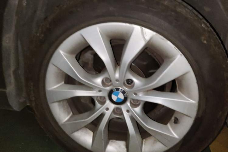 Used BMW X1 2013 sDrive18i Fashion Model Right Front Wheel Hub