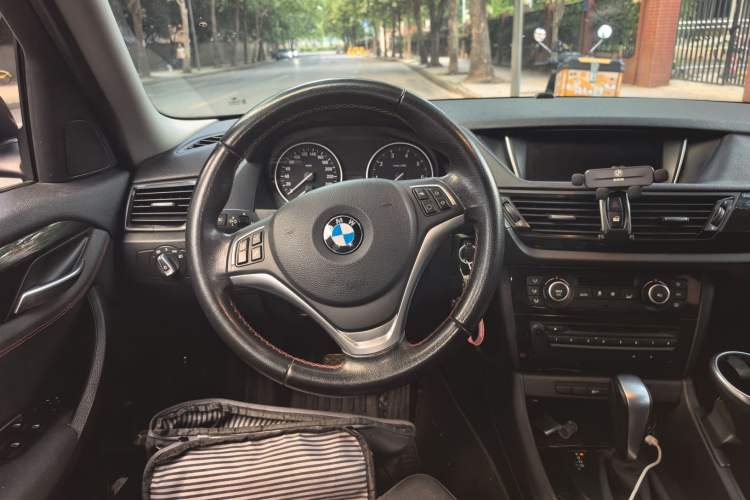 Used BMW X1 2013 sDrive18i Sport Design Package Steering Wheel
