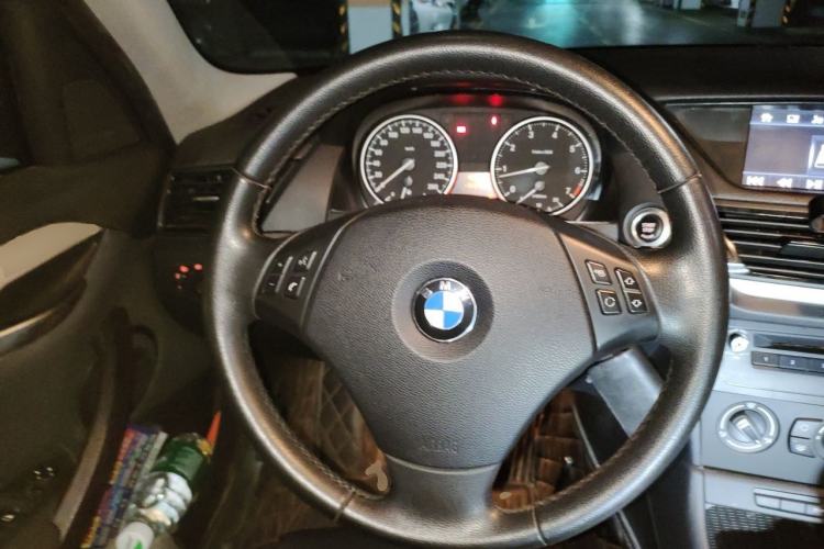 Used BMW X1 2013 sDrive18i Fashion Model Steering Wheel