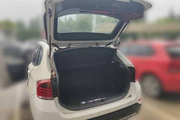 Used BMW X1 2013 sDrive18i Fashion Model Trunk