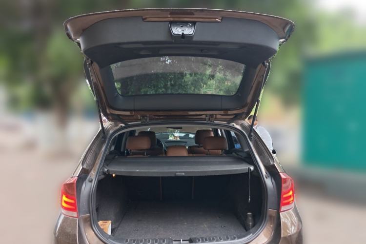 Used BMW X1 2013 sDrive18i Fashion Model Trunk
