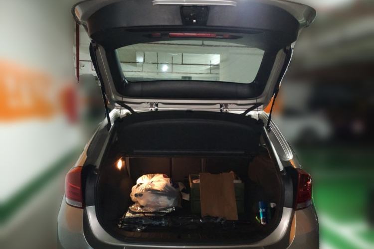 Used BMW X1 2013 sDrive18i Fashion Model Trunk