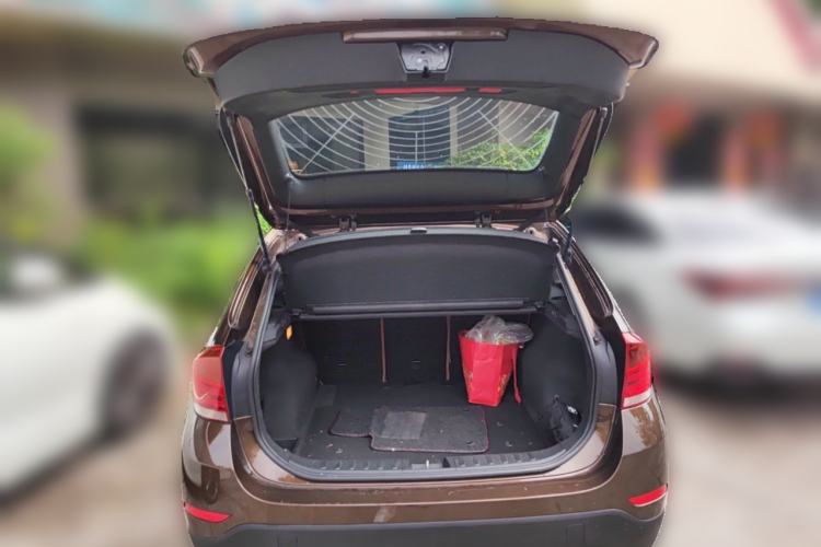 Used BMW X1 2013 sDrive18i Fashion Model Trunk