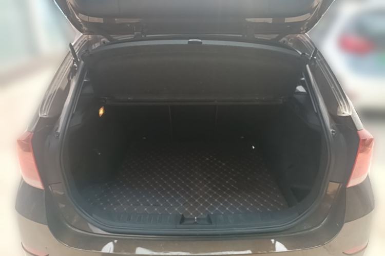 Used BMW X1 2013 sDrive18i Fashion Model Trunk