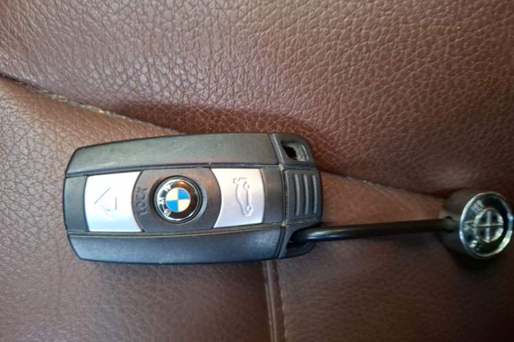 Used BMW X1 2013 xDrive20i Adventure Edition Vehicle Key