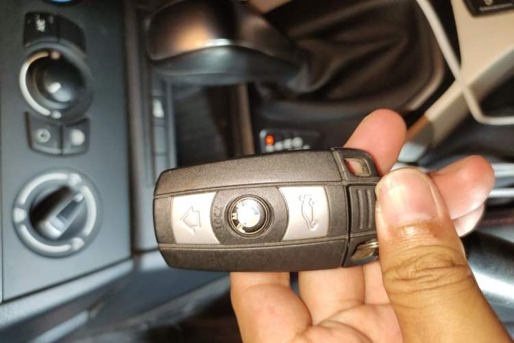 Used BMW X1 2013 sDrive18i Fashion Model Vehicle Key