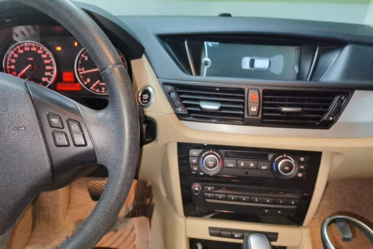 Used BMW X1 2013 sDrive18i Leading Model Audio And AC Panel