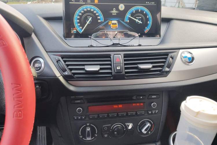 Used BMW X1 2013 sDrive18i Fashion Model Audio And AC Panel