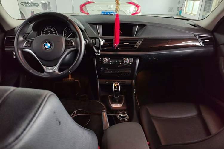 Used BMW X1 2013 xDrive20i X Design Package Center Console
