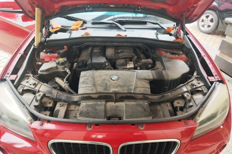 Used BMW X1 2013 sDrive18i Fashion Model Engine Bay
