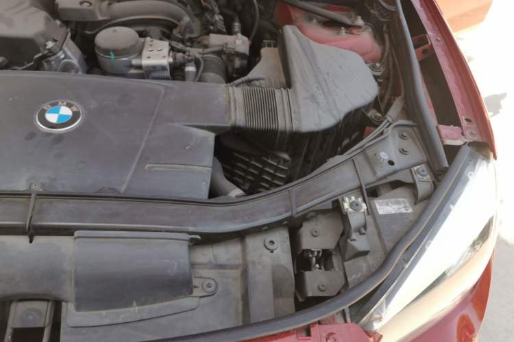 Used BMW X1 2013 sDrive18i Fashion Model Engine Bay Left