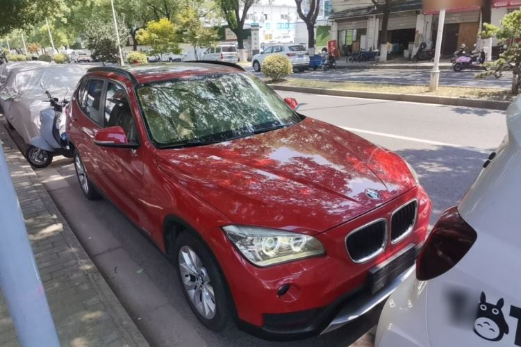 Used BMW X1 2013 sDrive18i Leading Model Front Right 45 Deg