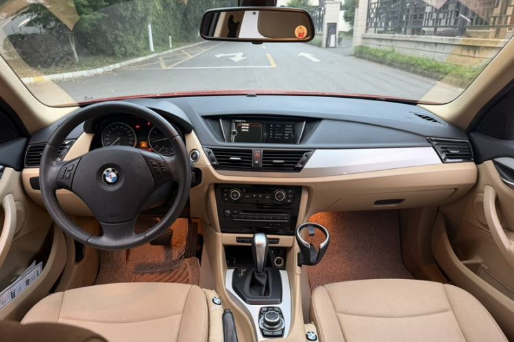 Used BMW X1 2013 sDrive18i Leading Model Interior 3
