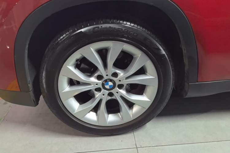 Used BMW X1 2013 sDrive18i Leading Model Left Front Wheel Hub