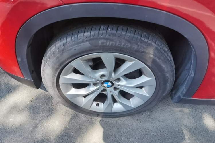 Used BMW X1 2013 sDrive18i Leading Model Left Front Wheel Hub