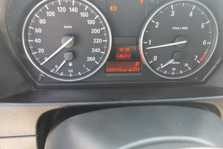 Used BMW X1 2013 sDrive18i Fashion Model Odometer Close Up