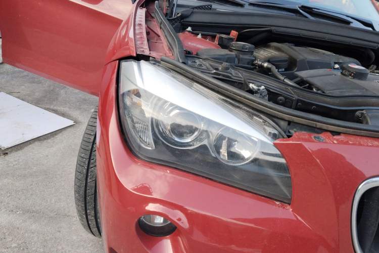 Used BMW X1 2013 sDrive18i Fashion Model Right Front Headlight