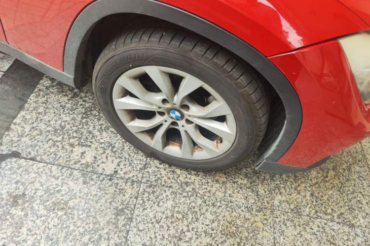 Used BMW X1 2013 sDrive18i Fashion Model Right Front Wheel Hub