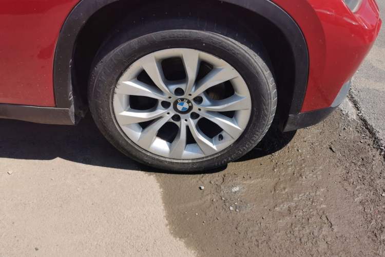 Used BMW X1 2013 sDrive18i Fashion Model Right Front Wheel Hub