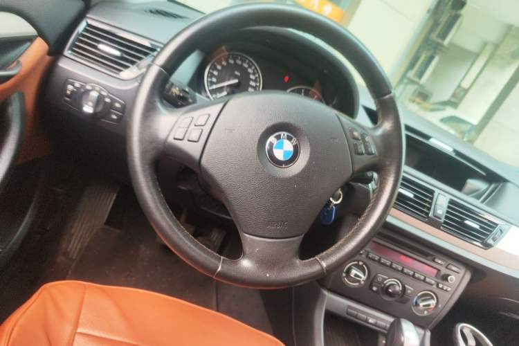 Used BMW X1 2013 sDrive18i Fashion Model Steering Wheel