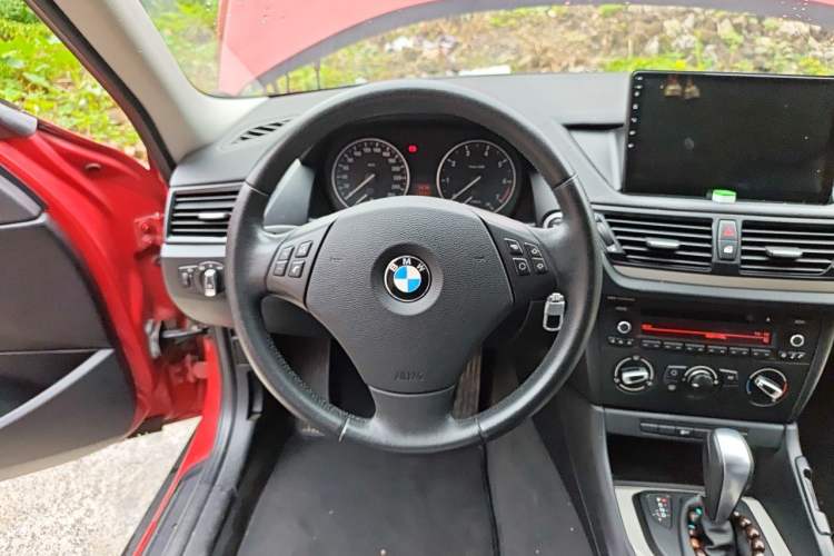 Used BMW X1 2013 sDrive18i Fashion Model Steering Wheel